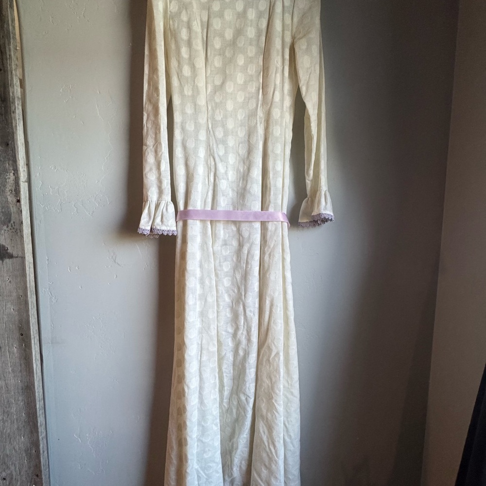 Vintage 1970’s Cream Long Sleeve Dress